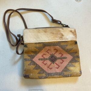 Myra crossbody bag
